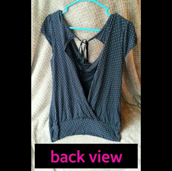 Short sleeve open back top - Picture 3 of 3